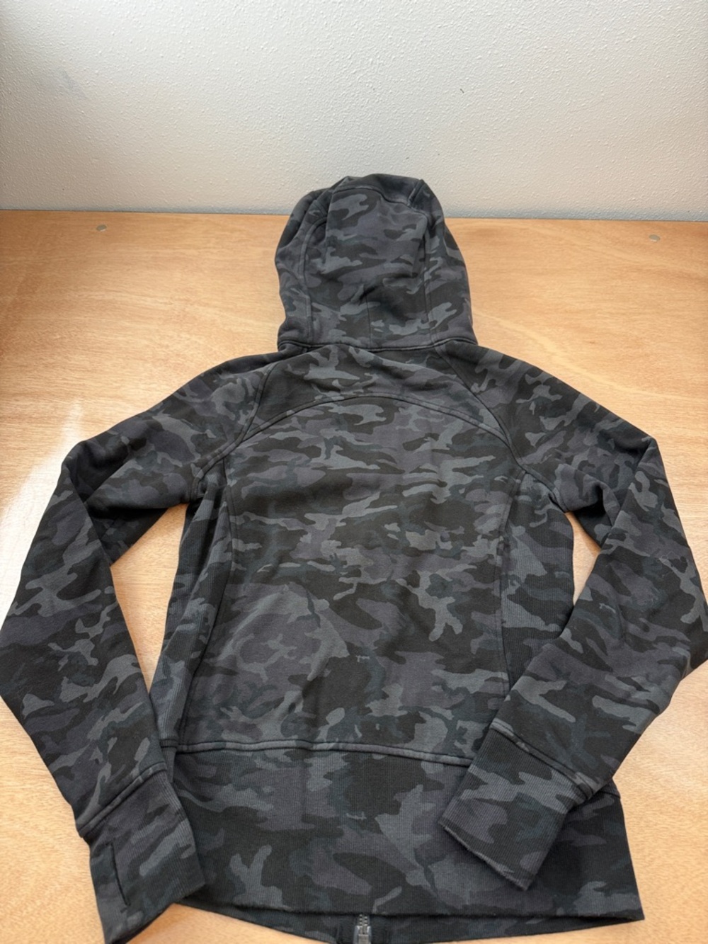 lululemon athletica Women's Charcoal Camo Full-Zip Hoodie
